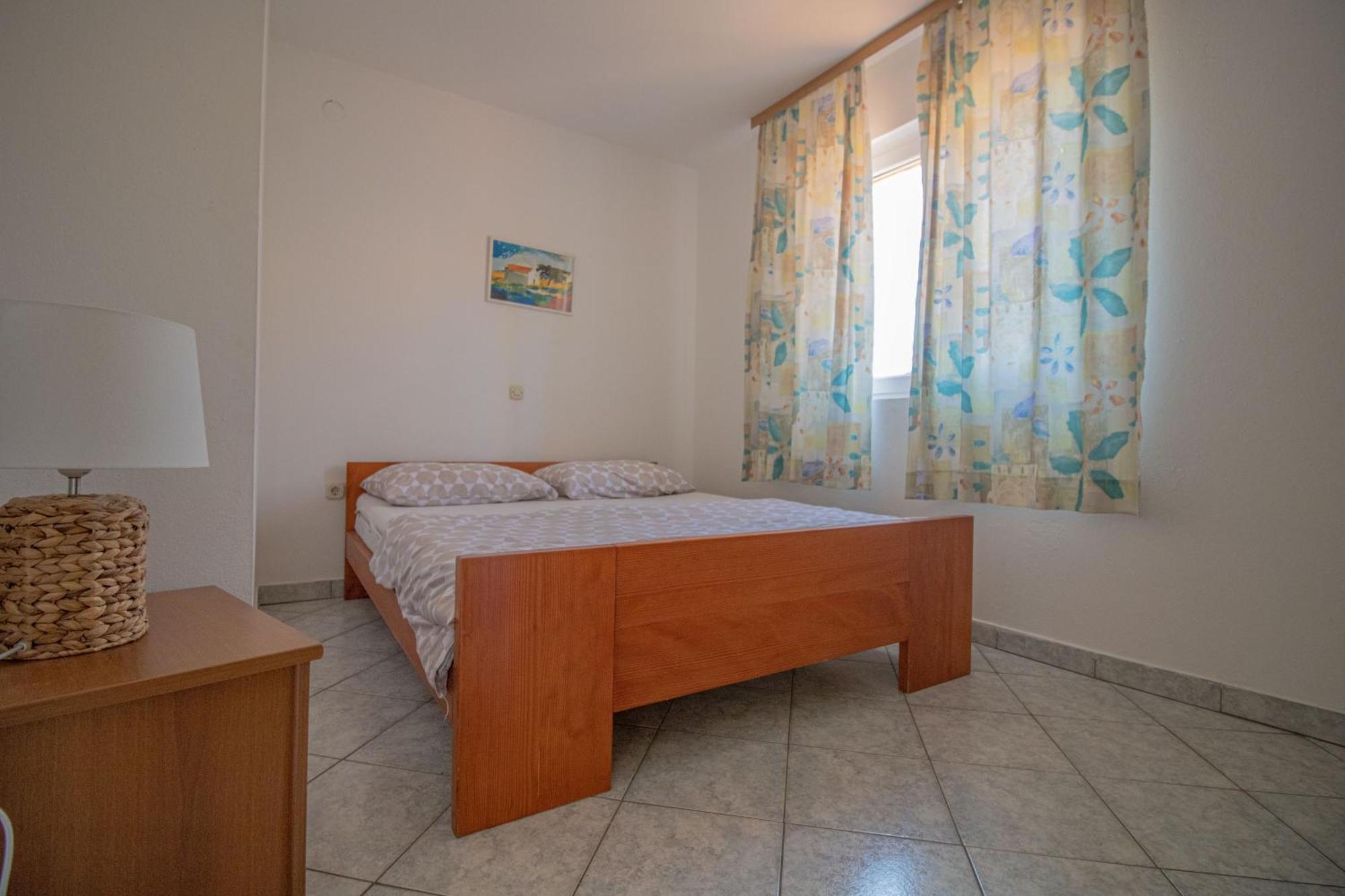 Apartments Petar Maksan Pakostane Exterior photo