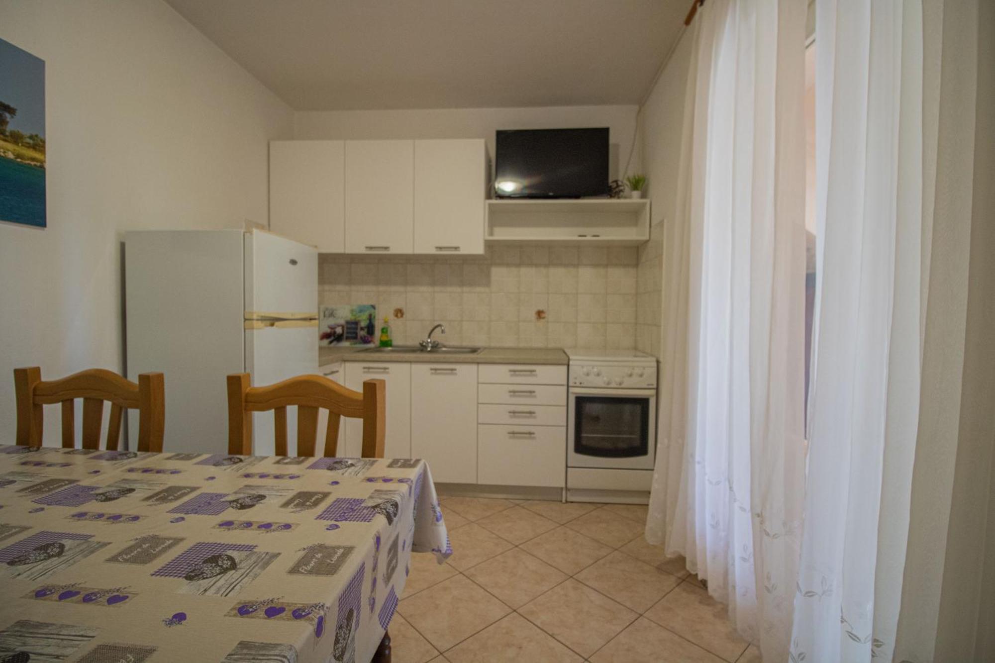 Apartments Petar Maksan Pakostane Exterior photo