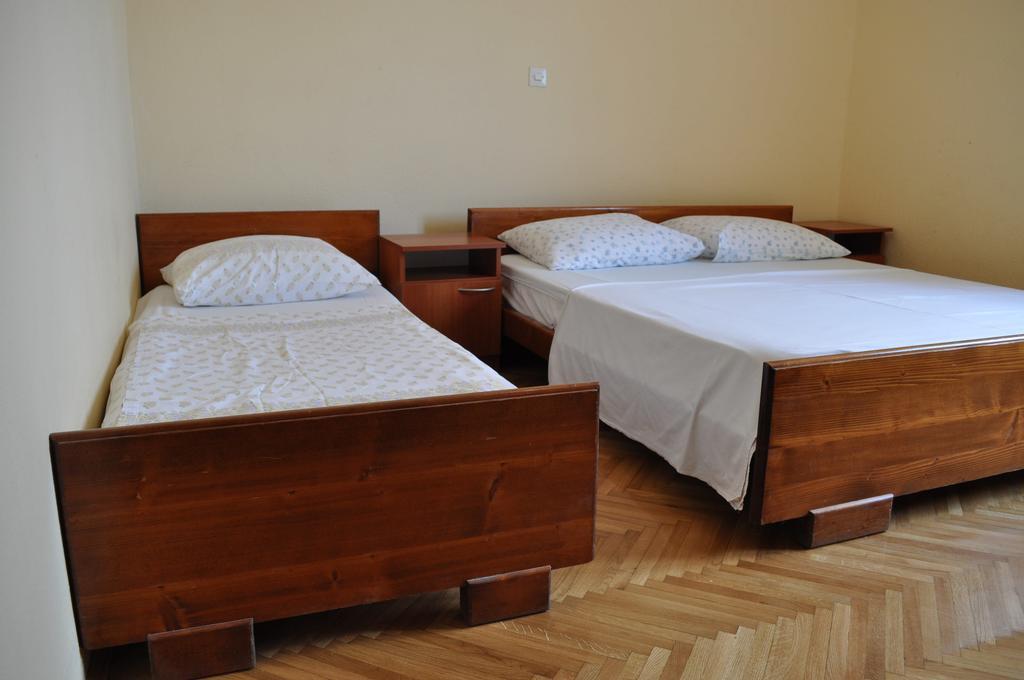 Apartments Petar Maksan Pakostane Room photo
