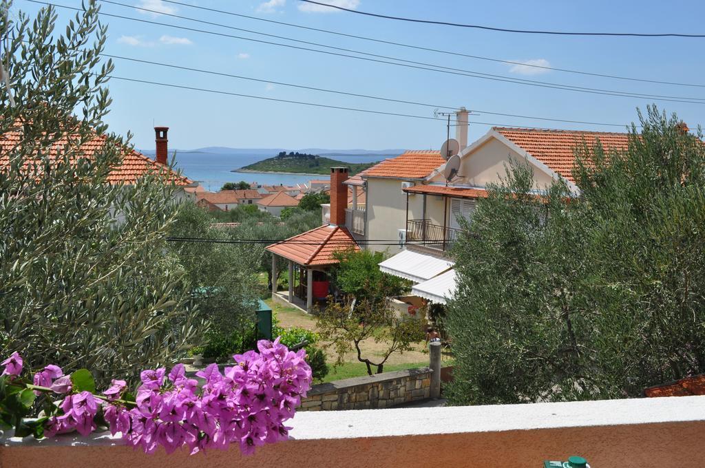 Apartments Petar Maksan Pakostane Room photo